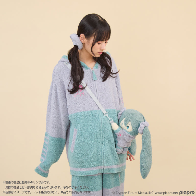 (Goods - Bag) HATSUNE MIKU 2-Way Fluffy Plush Bag