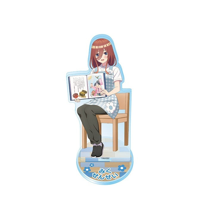 (Goods - Acrylic Stand) The Quintessential Quintuplets* Acrylic Stand (Quintuplets Kindergarten) ③Miku Nakano (Kindergarten Teacher Style)