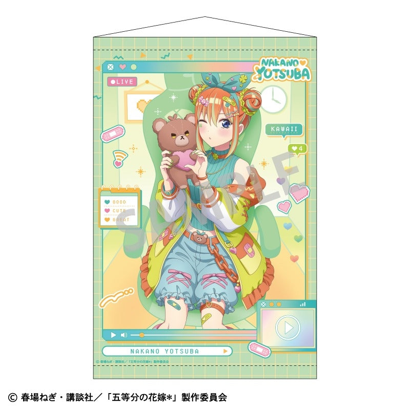 (Goods - Tapestry) The Quintessential Quintuplets B2 Tapestry Yotsuba Nakano/Streamer Role-play (animate Advance Sales)